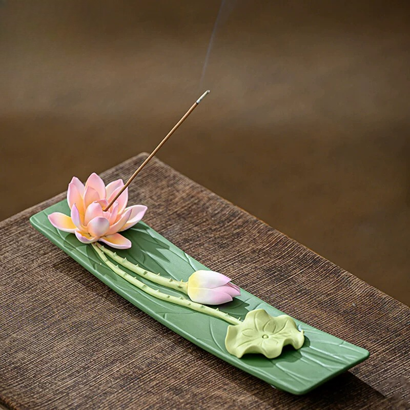 Interior Design Zen - CZ Keramik handgefertigter Lotus-Räucherstäbchenhalter, Zen-Lotusblumen-Design, Tablett-Basis,