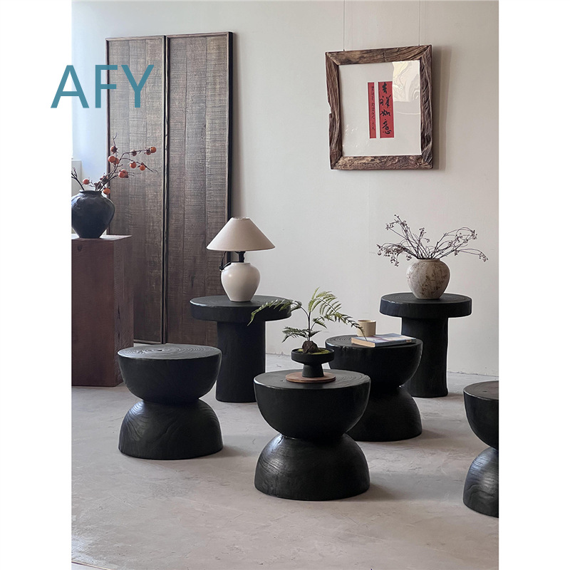 Karbonisierter Holzhocker für  – Interior Design Zen Bewertung und Preis