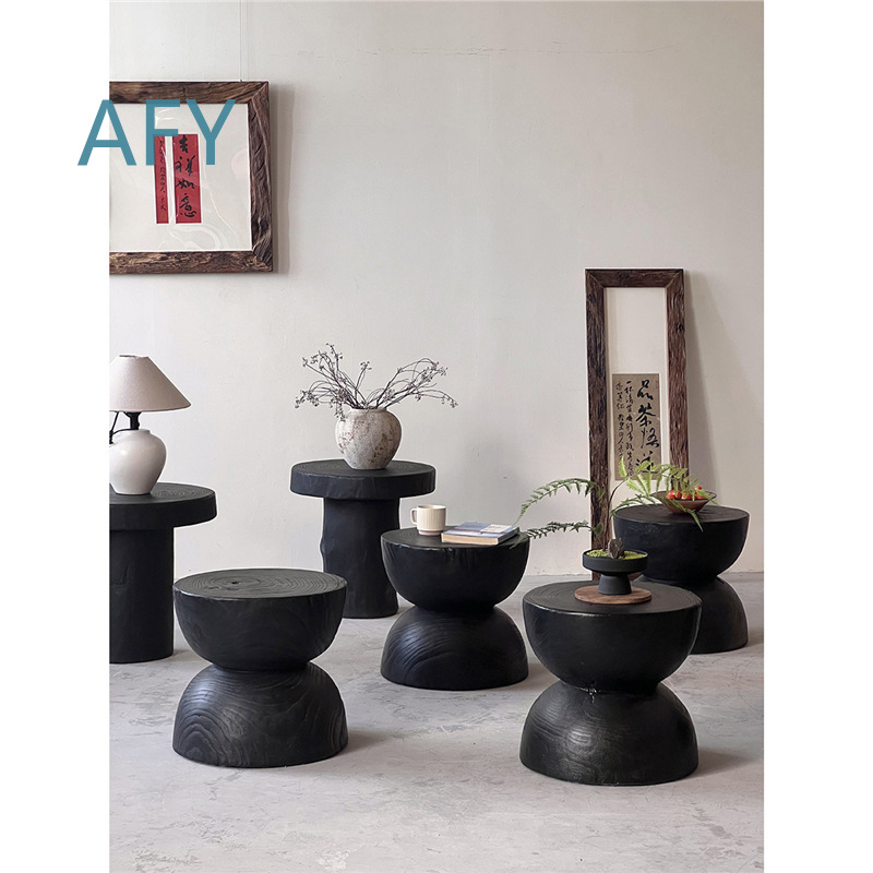 Karbonisierter Holzhocker für  – Interior Design Zen Bewertung und Preis